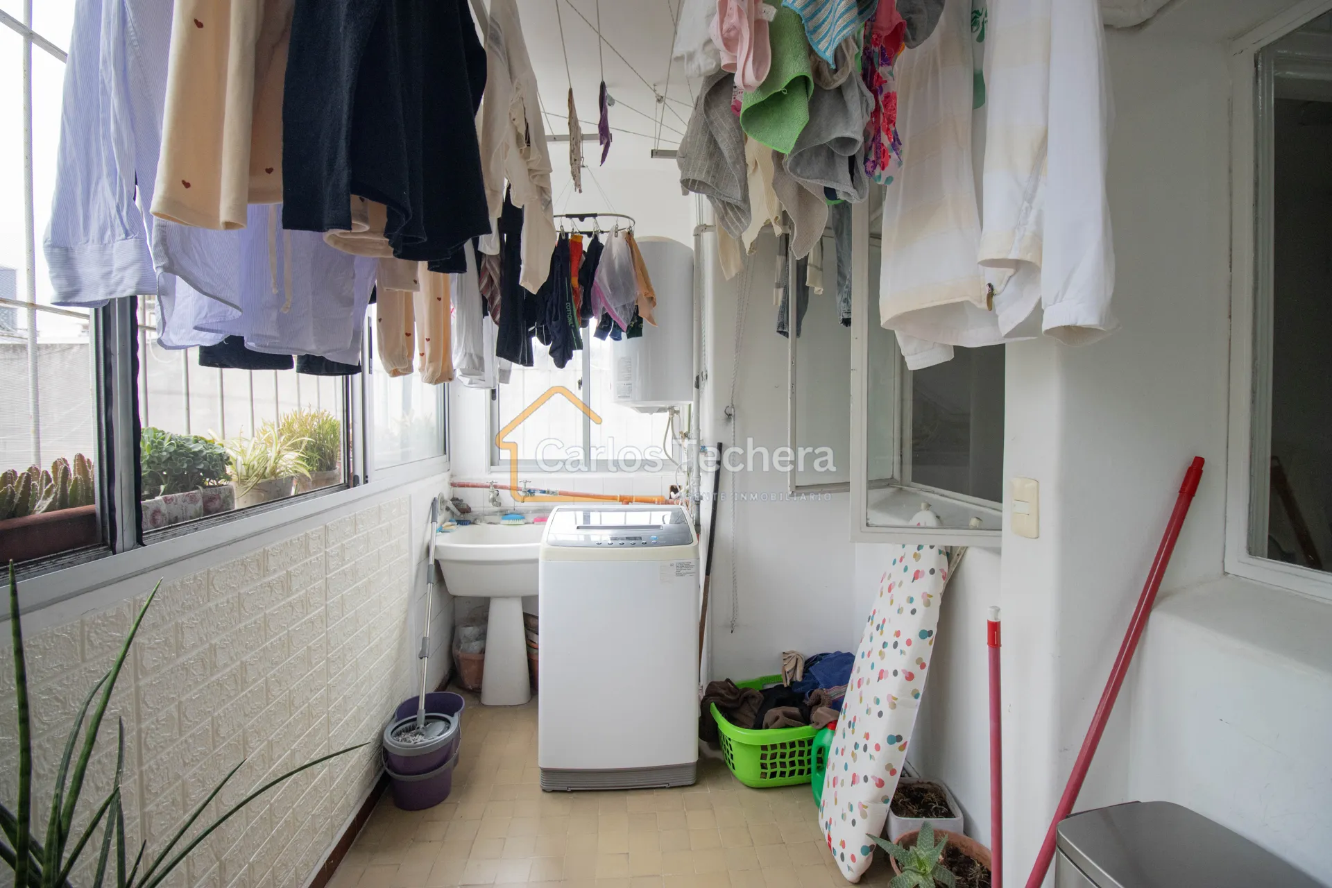 Venta de apartamento de 5 dormitorios, 3 baños en Punta Carretas U$D 530.000