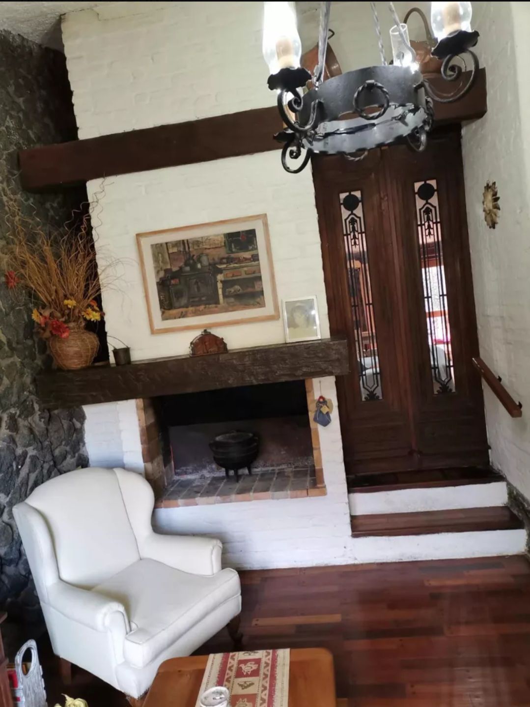 Venta casa con jardín, patio techado, 8dormitorios, 3 baños en Malvín.