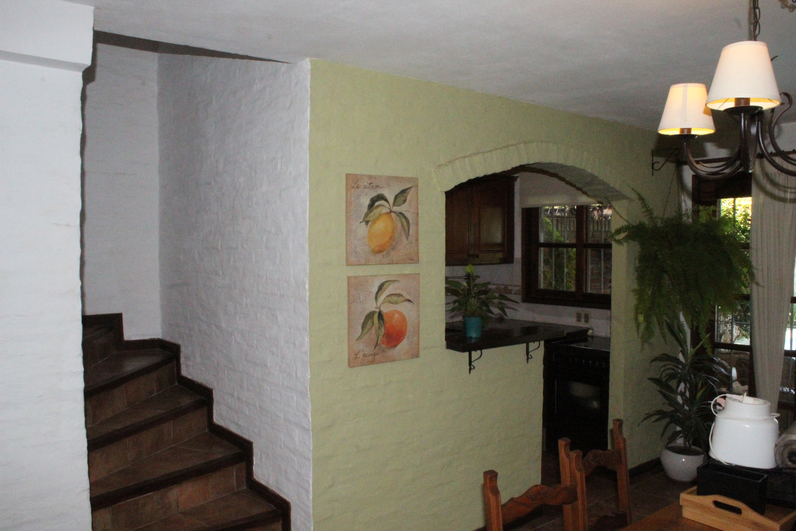 Venta casa de 3 dormitorios, escritorio, jardín piscina y barbacoa en Solymar.