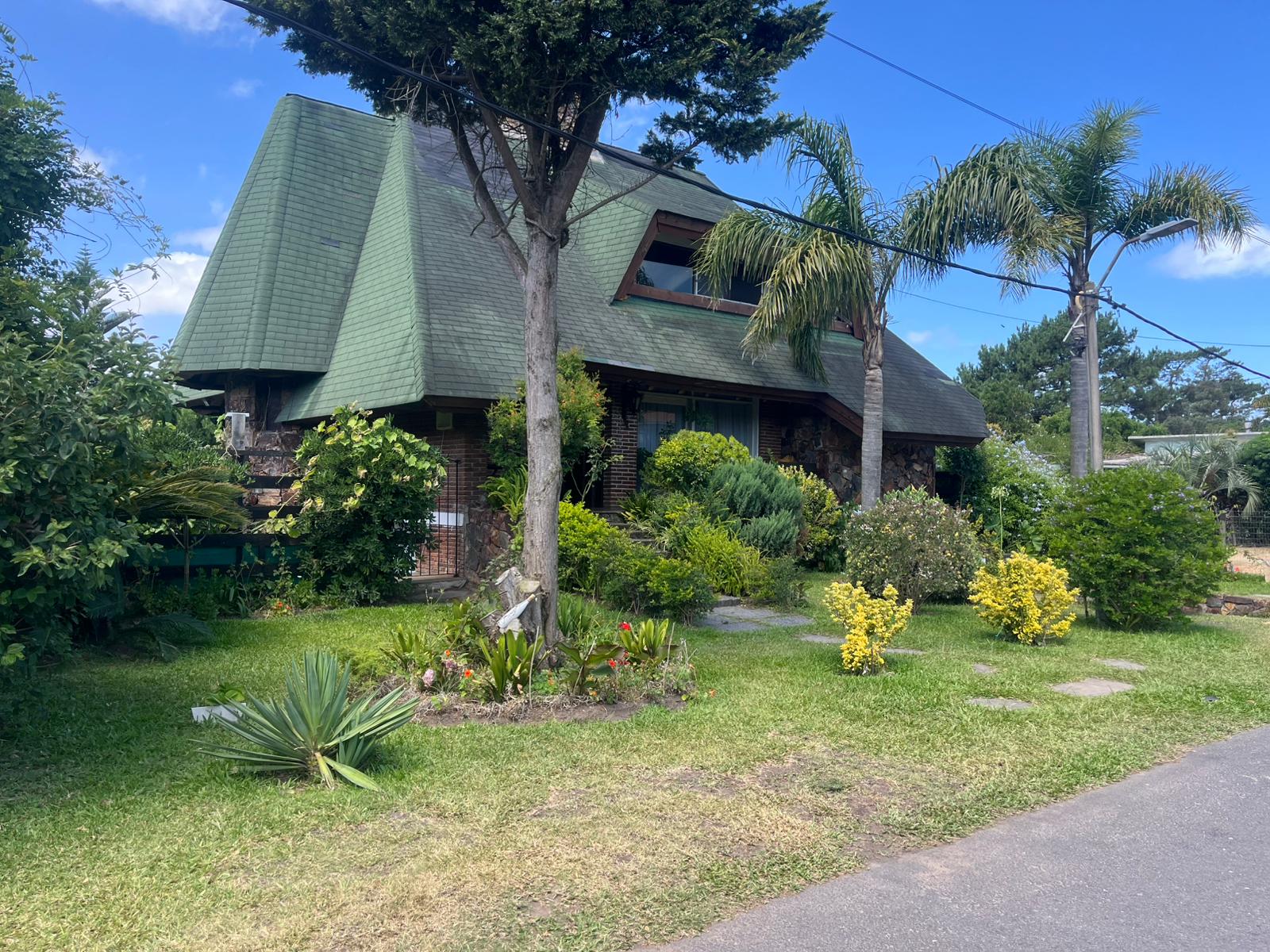 Casa en venta en Barrio Nuevo Cantegril. U$D 600.000